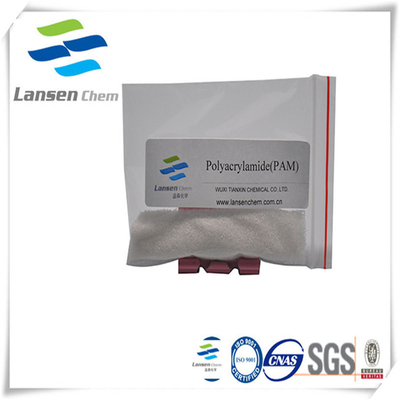 Polyacrylamide cationique PAM Floculant Fabrication de papier Traitement de l'eau Lavage Traitement des minéraux