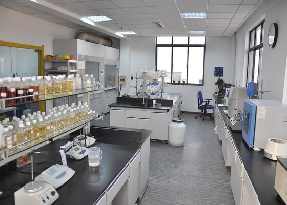 Décolorant liquide solide floculant