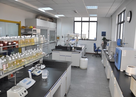 Agent de classement par taille interne AKD d'émulsion neutre chimique de la pulpe de papier Papermaking Curing